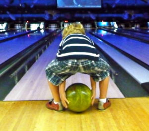 kid-bowling